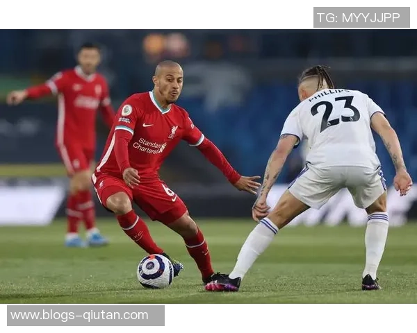 利兹联与维拉激战正酣谁能在英超赛场上笑到最后